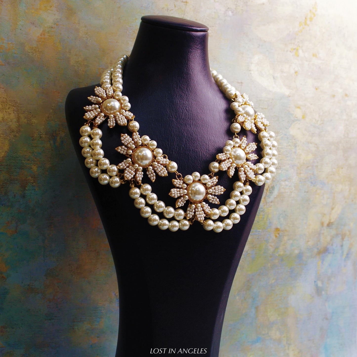 Vintage-Inspired Heirloom Elegance: Exquisite Handwoven Floral Pearl Necklace